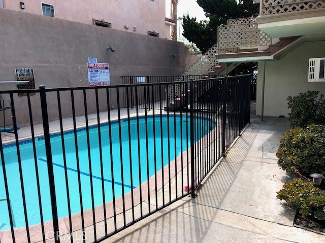 627 East Magnolia Boulevard photo 3