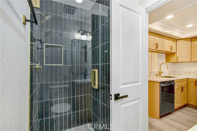 Detail Gallery Image 5 of 12 For 533 W 9th, Upland,  CA 91786 - 2 Beds | 2 Baths
