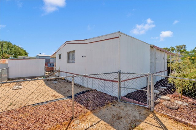 11414 Serra Rd, Apple Valley CA: https://media.crmls.org/medias/4dd144dd-c9ed-45f6-8c14-5bb456bdab66.jpg