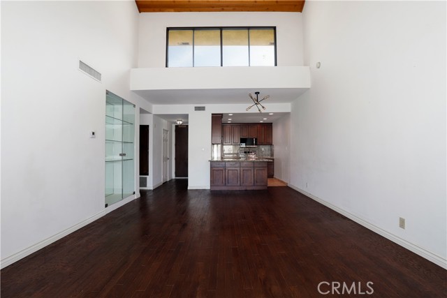 435 S La Fayette Park Place, Los Angeles CA: https://media.crmls.org/medias/4dd1749e-47cf-4465-a770-397868748eb1.jpg