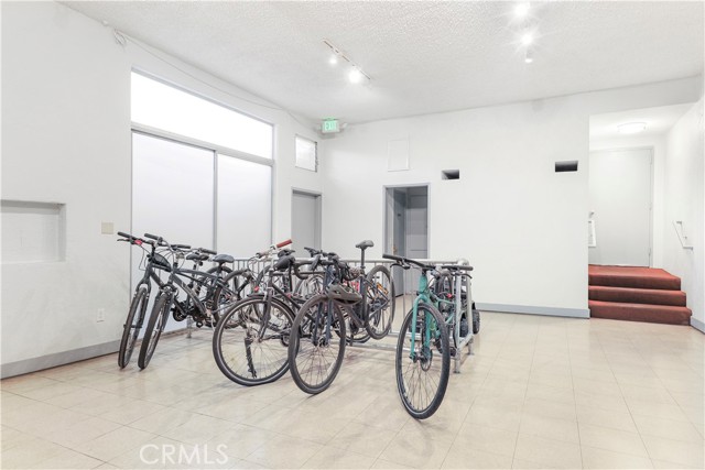 Detail Gallery Image 21 of 27 For 1045 N Kings Rd #105,  West Hollywood,  CA 90069 - 2 Beds | 2 Baths