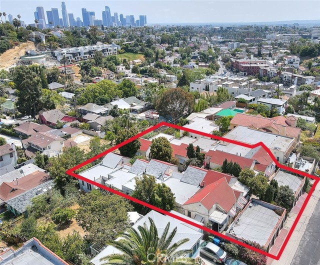 1752 1746 Lucretia Avenue, Los Angeles CA: https://media.crmls.org/medias/4dd1dd5f-6518-43ce-9605-d0c08b4e0d14.jpg