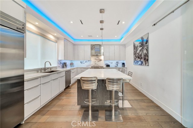 5622 Katherine, Sherman Oaks CA: https://media.crmls.org/medias/4dd21182-8295-4858-a682-c02ce80f8ae2.jpg