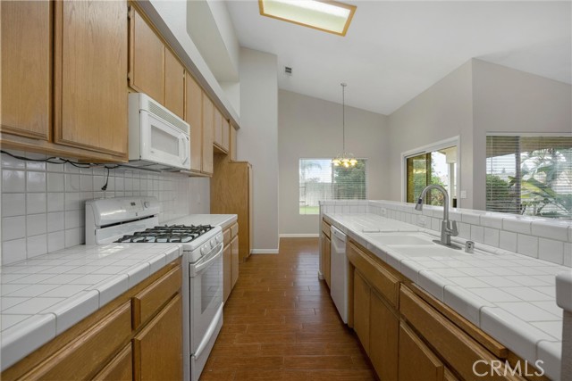 Detail Gallery Image 15 of 32 For 4310 Horseshoe Ct, Bakersfield,  CA 93311 - 3 Beds | 2 Baths