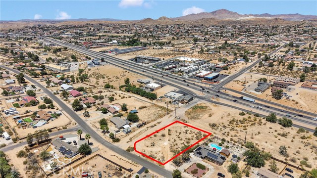 Detail Gallery Image 3 of 13 For 18924 Symeron Rd, Apple Valley,  CA 92307 - – Beds | – Baths