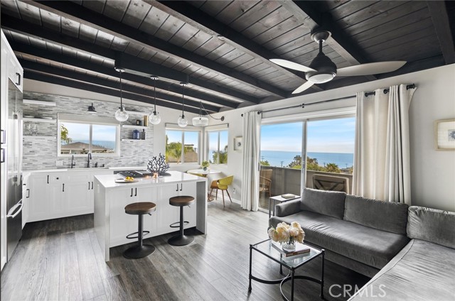 284 Chiquita Street, Laguna Beach CA: https://media.crmls.org/medias/4dd3e05e-0888-47ec-82d3-e22cbb66e958.jpg