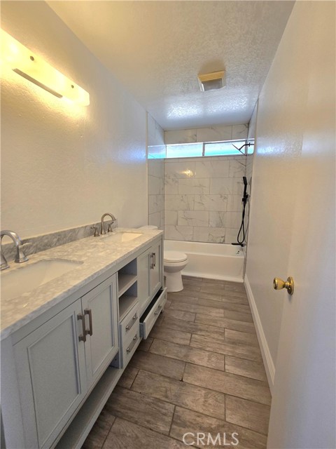 41042 163rd St E, Lancaster CA: https://media.crmls.org/medias/4dd48df8-da63-4deb-a004-c24700e3ceab.jpg