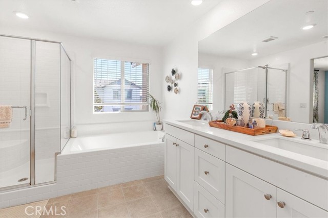 Detail Gallery Image 17 of 26 For 5327 La Bodega, Fontana,  CA 92336 - 5 Beds | 3/1 Baths