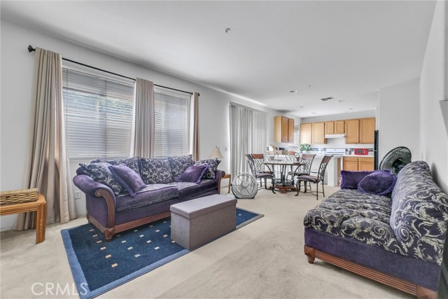 Detail Gallery Image 6 of 39 For 5762 Pine Valley, Fontana,  CA 92336 - 3 Beds | 2/1 Baths