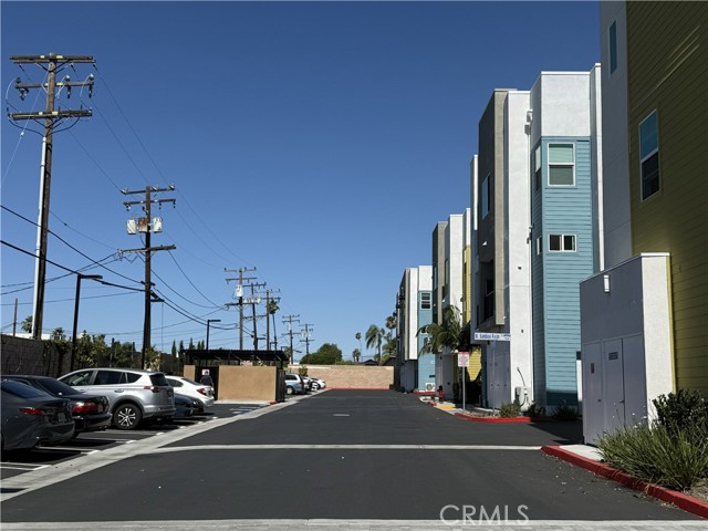 Detail Gallery Image 5 of 74 For 243 S Sand Palm Dr, Anaheim,  CA 92802 - 3 Beds | 3 Baths