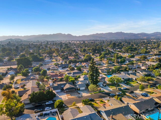 Detail Gallery Image 35 of 38 For 9623 Penfield Ave, Chatsworth,  CA 91311 - 4 Beds | 3 Baths