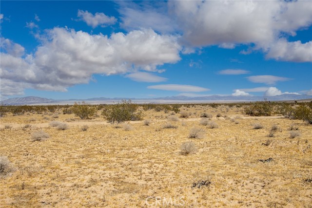 Detail Gallery Image 1 of 18 For 4 Orion St, Joshua Tree,  CA 92252 - – Beds | – Baths