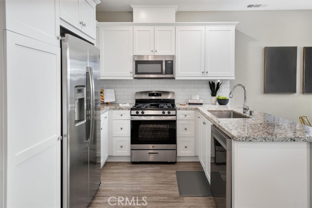 Detail Gallery Image 32 of 32 For 22922 Harvest Mill, Saugus,  CA 91350 - 2 Beds | 3 Baths