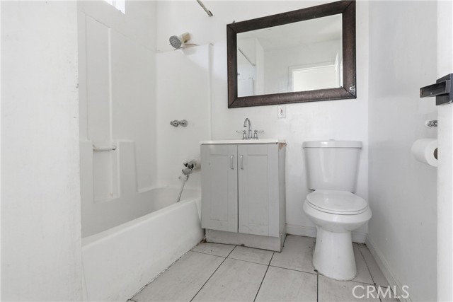 Detail Gallery Image 38 of 54 For 6530 Denver, Los Angeles,  CA 90044 - – Beds | – Baths