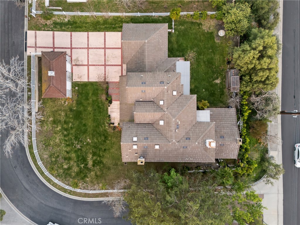 https://media.crmls.org/medias/4dd86d57-3e1e-4489-bee6-7b050d40eaee.jpg?preset=X-Large