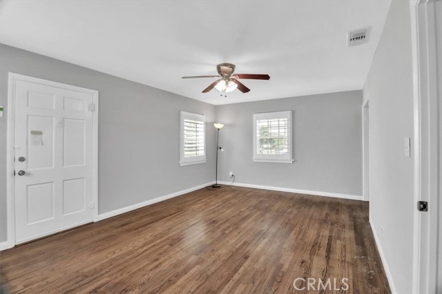 15728 Stevens Avenue, Bellflower CA: https://media.crmls.org/medias/4dd8c624-b3f3-472d-932b-ec76d9793b04.jpg