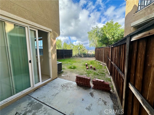 Detail Gallery Image 15 of 19 For 15431 Park Point #108,  Lake Elsinore,  CA 92532 - 3 Beds | 2/1 Baths