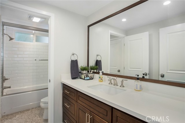 Downstairs guest ensuite bathroom