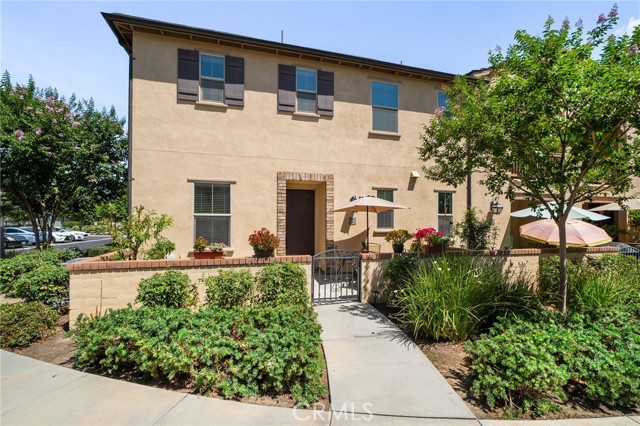 4171 S Cardinale Privado, Ontario CA: https://media.crmls.org/medias/4dd97658-f33b-47c7-9d6f-d9ff94b529ce.jpg