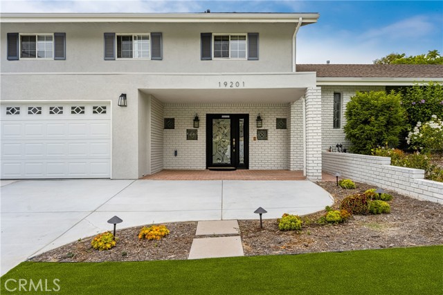 19201 Barrett Lane, North Tustin CA: https://media.crmls.org/medias/4dd99abd-8536-41d8-8496-2fc267516937.jpg