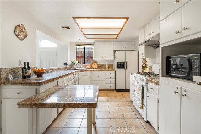 Detail Gallery Image 12 of 37 For 7303 Teresa Ave, Rosemead,  CA 91770 - 5 Beds | 3 Baths
