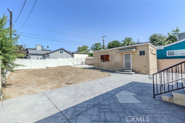 Detail Gallery Image 34 of 40 For 1039 E Santa Anita Ave, Burbank,  CA 91501 - 3 Beds | 3 Baths