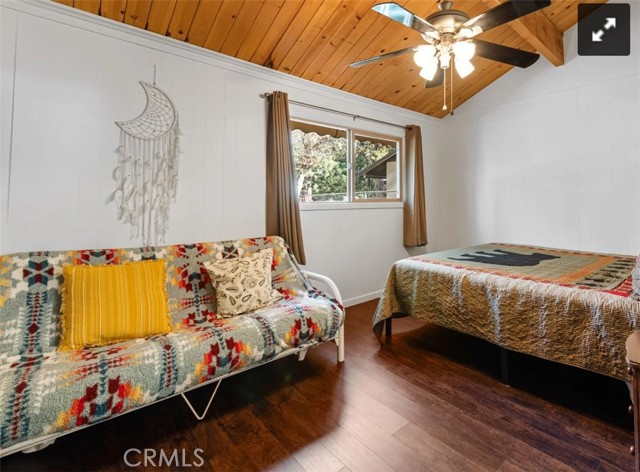 Detail Gallery Image 13 of 17 For 212 W Aeroplane Bld, Big Bear City,  CA 92314 - 2 Beds | 1 Baths