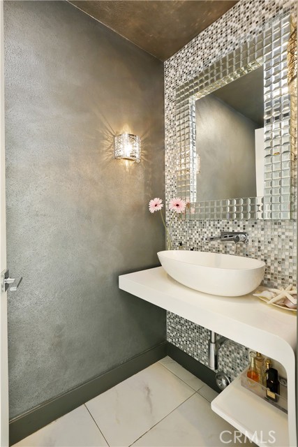 Detail Gallery Image 16 of 57 For 762 Tustin Avenue, Newport Beach,  CA 92663 - 2 Beds | 2/1 Baths