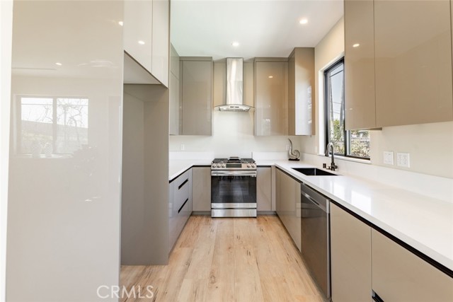 5805 Bucknell Avenue, Valley Village CA: https://media.crmls.org/medias/4ddadfe5-19ff-401f-bacc-8a5b92d8b13d.jpg