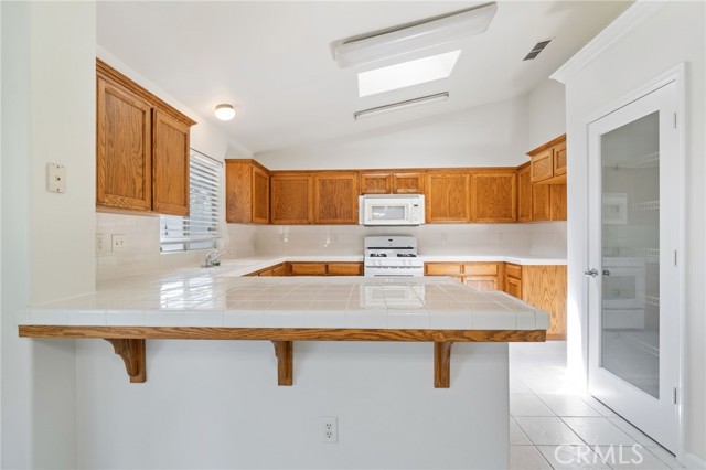 Detail Gallery Image 12 of 37 For 5647 W Carmen Ave, Fresno,  CA 93722 - 3 Beds | 2 Baths