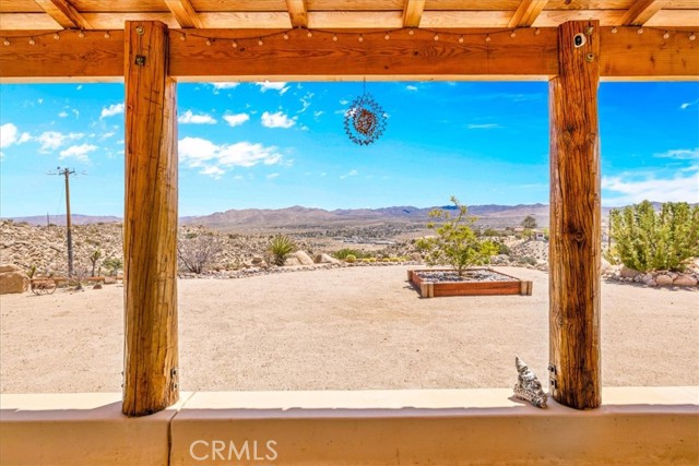 57710 Bandera Road, Yucca Valley CA: https://media.crmls.org/medias/4ddb71e4-5089-463a-910e-7eefc5048f79.jpg