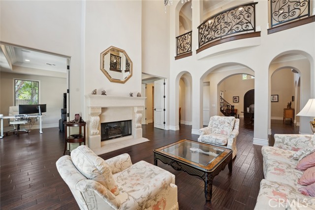 23115 Erwin Street, Woodland Hills CA: https://media.crmls.org/medias/4ddbcd07-e9ad-4a8e-8e9d-2e2a41ebf1d9.jpg