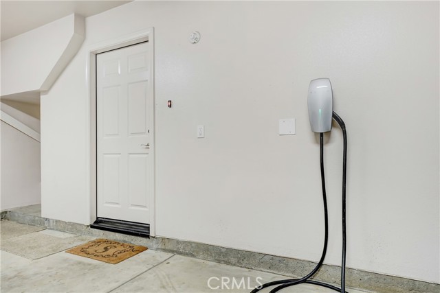 Detail Gallery Image 14 of 15 For 7209 N Chestnut, Van Nuys,  CA 91405 - 3 Beds | 3 Baths