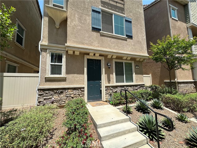 712 Ash Lane, Pomona CA: https://media.crmls.org/medias/4ddbf751-c466-4f67-a30b-9ac73e1c6c9f.jpg