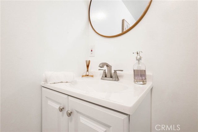 3720 S St Andrews Place, Los Angeles CA: https://media.crmls.org/medias/4ddc8693-725f-486e-937f-8121afc47386.jpg