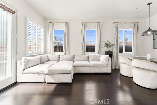 1474 De La Vina Street, Chula Vista CA: https://media.crmls.org/medias/4dddce4f-7e77-44c3-88cd-dea4ce0488c3.jpg