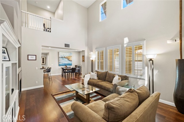 Detail Gallery Image 3 of 32 For 234 Lonetree, Irvine,  CA 92603 - 2 Beds | 2 Baths