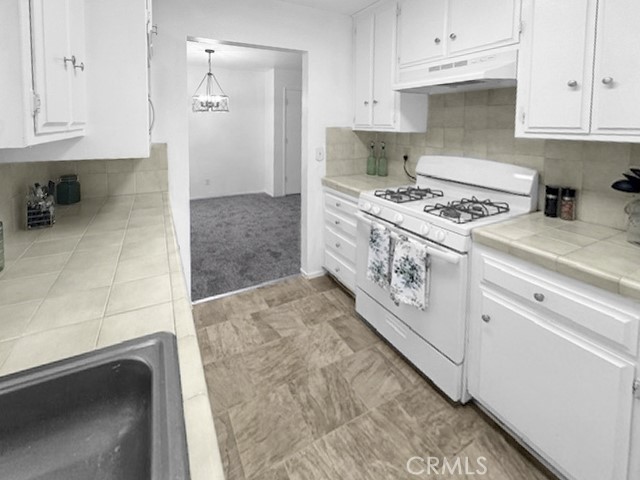 385 E Valley Street, Coalinga CA: https://media.crmls.org/medias/4dde81e0-af3d-481e-a77e-25e63b89ad71.jpg