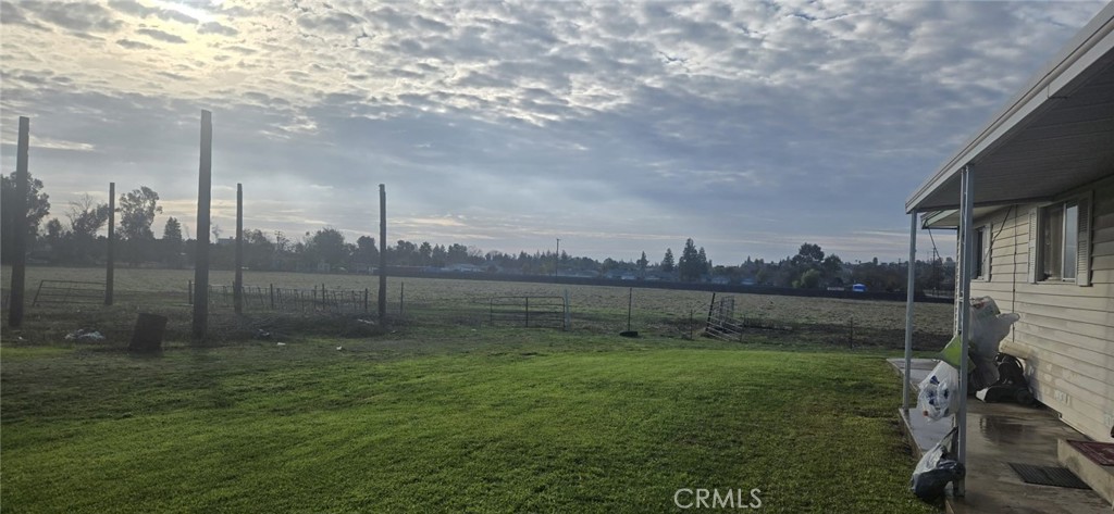https://media.crmls.org/medias/4ddfe0c0-9553-4deb-a604-5414ca28da2d.jpg?preset=X-Large
