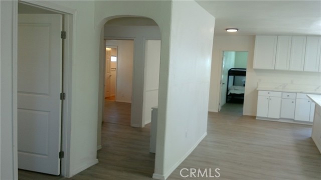 2420 Maine Avenue, Long Beach CA: https://media.crmls.org/medias/4de014ff-e372-481c-b82f-4bf03febea74.jpg