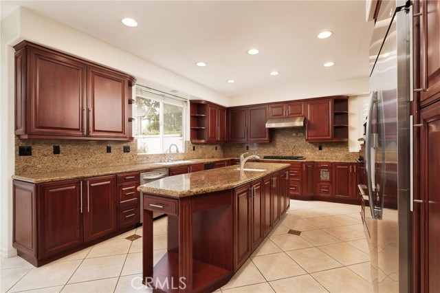 6471 Frampton Circle, Huntington Beach CA: https://media.crmls.org/medias/4de02667-7fd6-4a14-8060-7f0687072e13.jpg