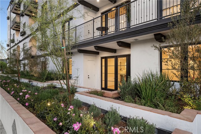 Detail Gallery Image 23 of 38 For 1333 S Orange Grove Ave #401,  Los Angeles,  CA 90019 - 3 Beds | 2/1 Baths