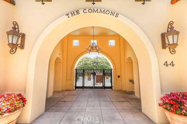 32 Perennial, Irvine CA: https://media.crmls.org/medias/4de1792e-fe63-4a1e-988e-4e6065a833f0.jpg