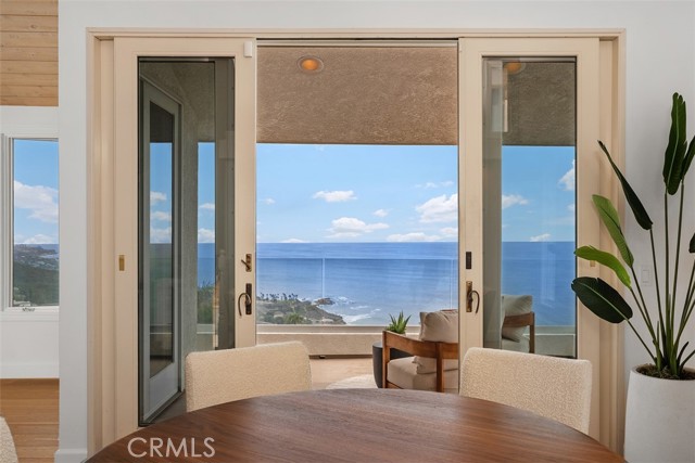 Detail Gallery Image 12 of 41 For 2526 Encina Way, Laguna Beach,  CA 92651 - 3 Beds | 3/1 Baths