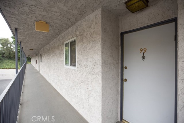 1517 E Garfield Avenue, Glendale CA: https://media.crmls.org/medias/4de1e0ed-6943-4f9e-8f9a-5e7bd87bf701.jpg