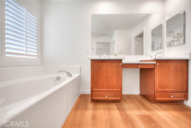 7868 Sea Salt Avenue, Fontana CA: https://media.crmls.org/medias/4de21365-59a1-46a8-bd88-343efdadb911.jpg