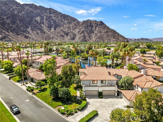 79822 Olympia Fields, La Quinta CA: https://media.crmls.org/medias/4de27bb3-f178-48d1-9379-53e06ed66036.jpg