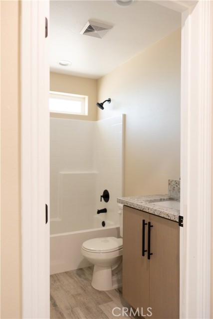 17963 Catalpa Street, Hesperia CA: https://media.crmls.org/medias/4de2e83b-d021-4fd5-8e6b-06ed535d475c.jpg