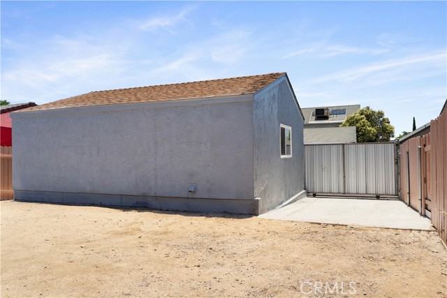 8305 Pioneer Drive, Bakersfield CA: https://media.crmls.org/medias/4de41f31-4082-49d5-a9ae-07440dfd4173.jpg