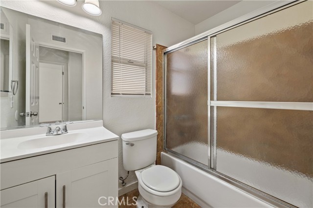 Detail Gallery Image 18 of 26 For 43718 Byron Dr, Lancaster,  CA 93535 - 4 Beds | 2/1 Baths